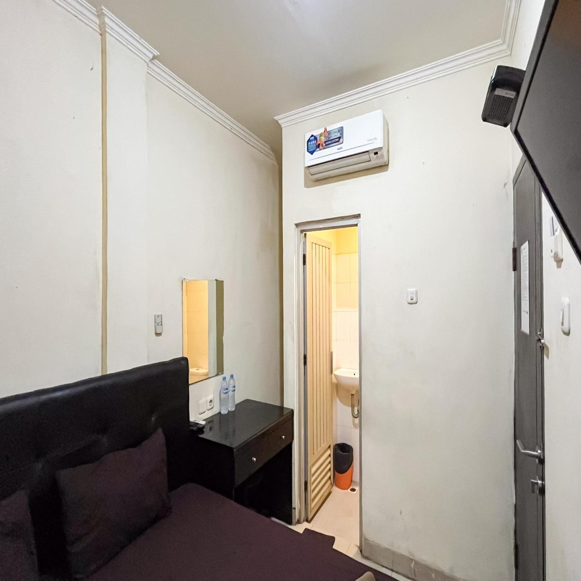 Arcadia Rooms Redpartner Jakarta Exteriör bild